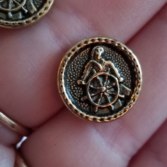 Relisted - Vintage cuff links gold tone sailor ship wheel button cufflinks - Picture 5 of 9